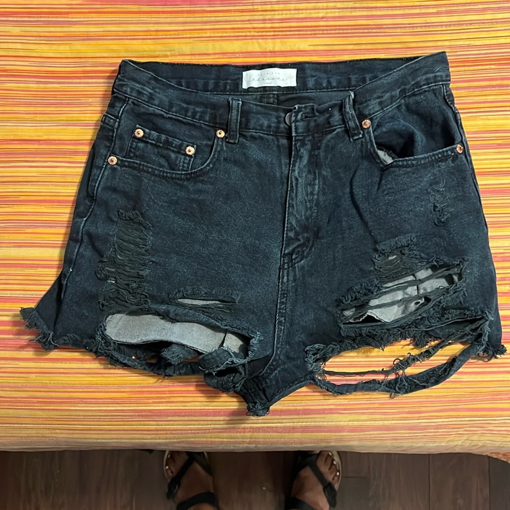 American threads black shorts